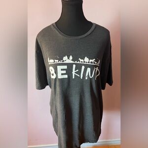 NWOT Grey “Be Kind” tee Size L